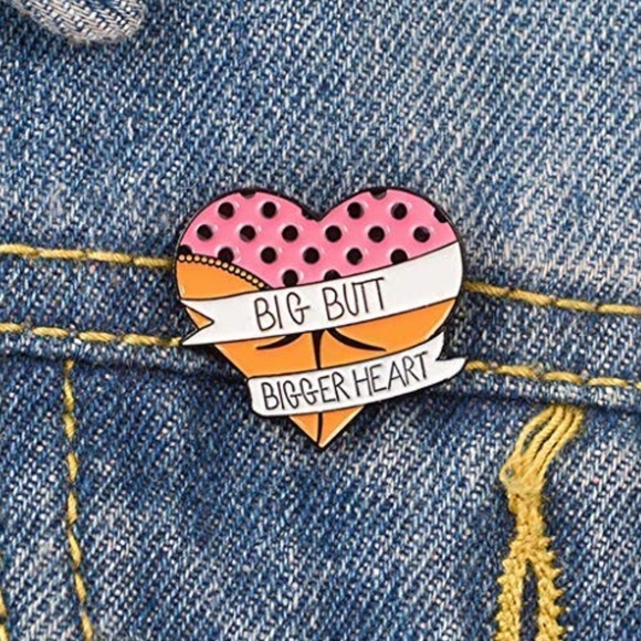 🆕NWOT Funny Heart Shaped Big Butt Pin Brooch - Picture 2 of 5